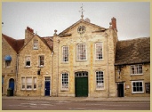 Witney Blanket Hall at a 100 High Street Witney for woollen blankets, woollen throws, and English pies.